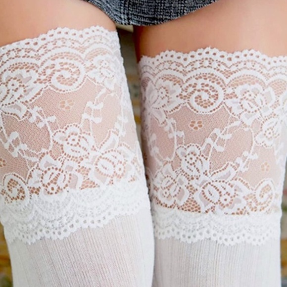 NWT Women’s Thigh High Over The Knee Lace Socks - Picture 2 of 3